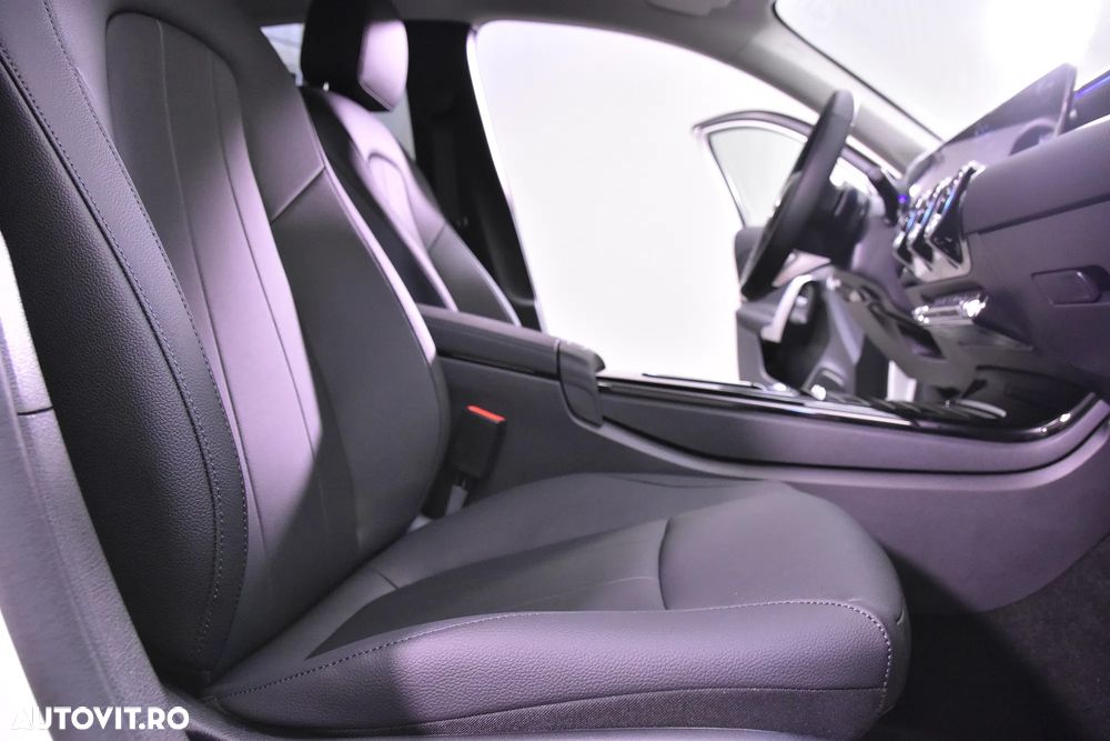 Mercedes-Benz A 200 d Sedan 8G-DCT - 11