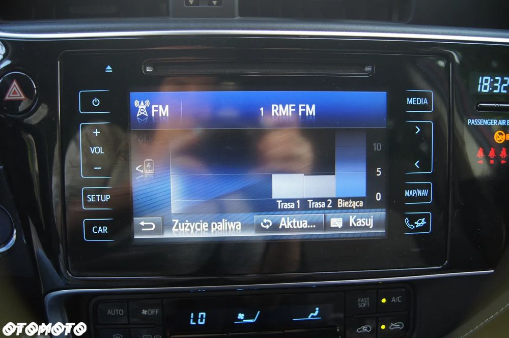 Toyota Auris Hybrid 135 Selection - 24