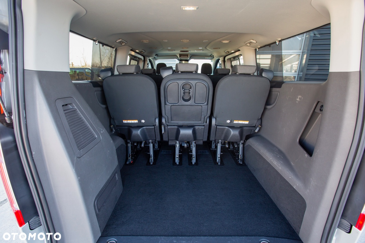 Ford Tourneo Custom - 8