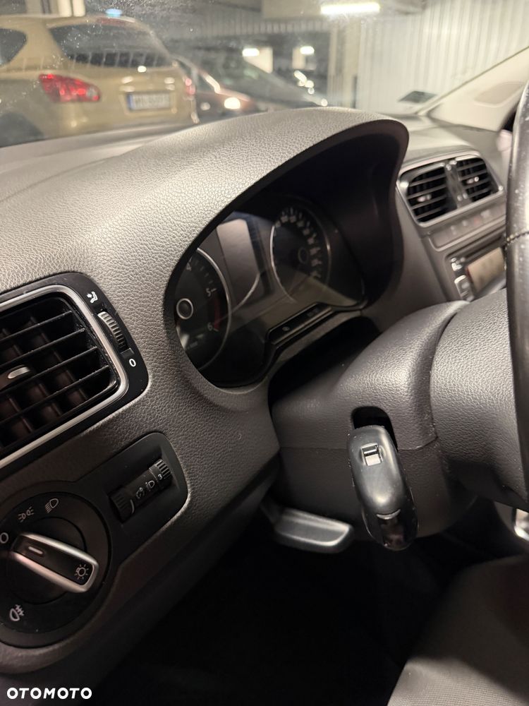 Volkswagen Polo - 13