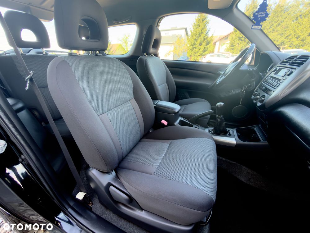 Toyota RAV4 - 23