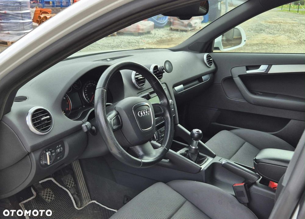 Audi A3 Sportback 1.8 TFSI Ambiente - 6