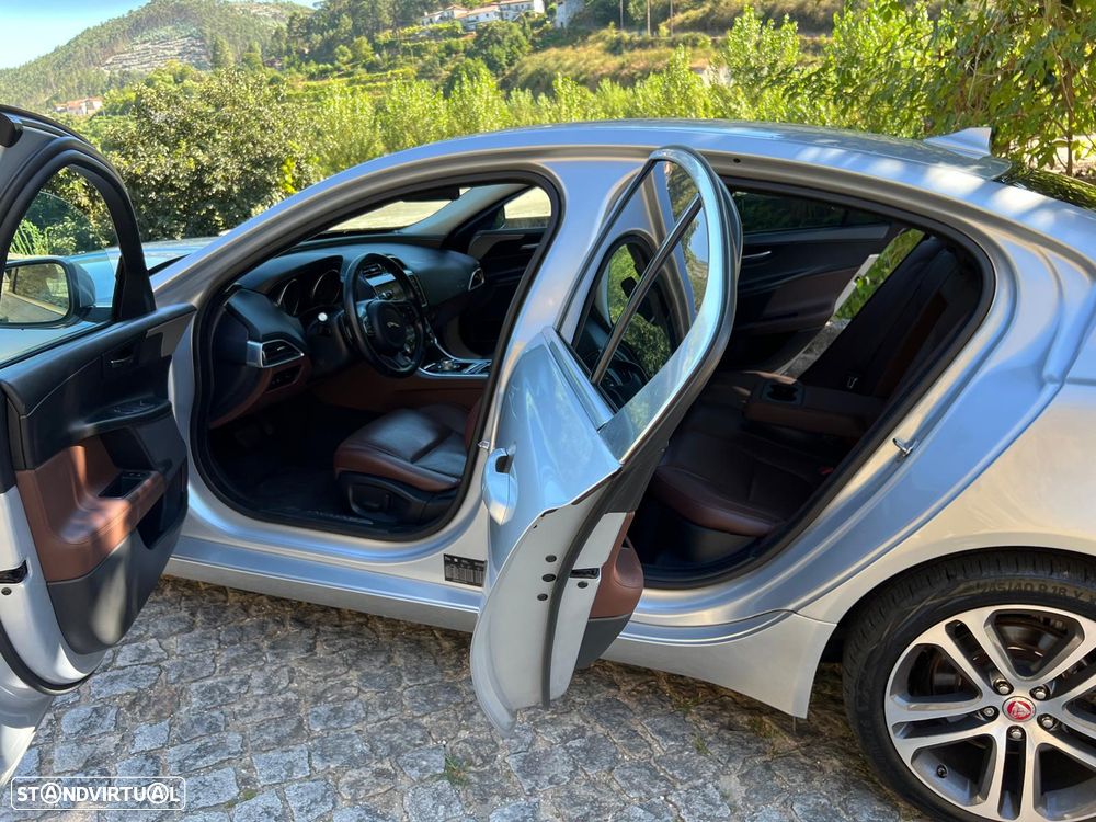 Jaguar XE 20d Aut. Portfolio - 25