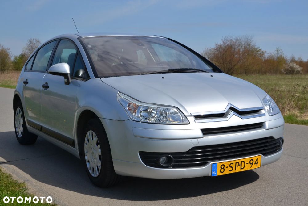 Citroën C4 1.4 16V Style - 9
