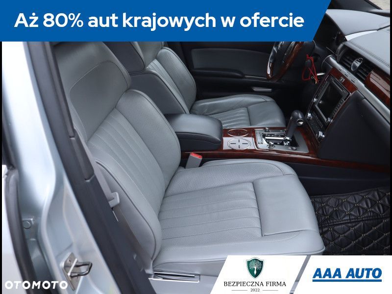 Volkswagen Phaeton - 11