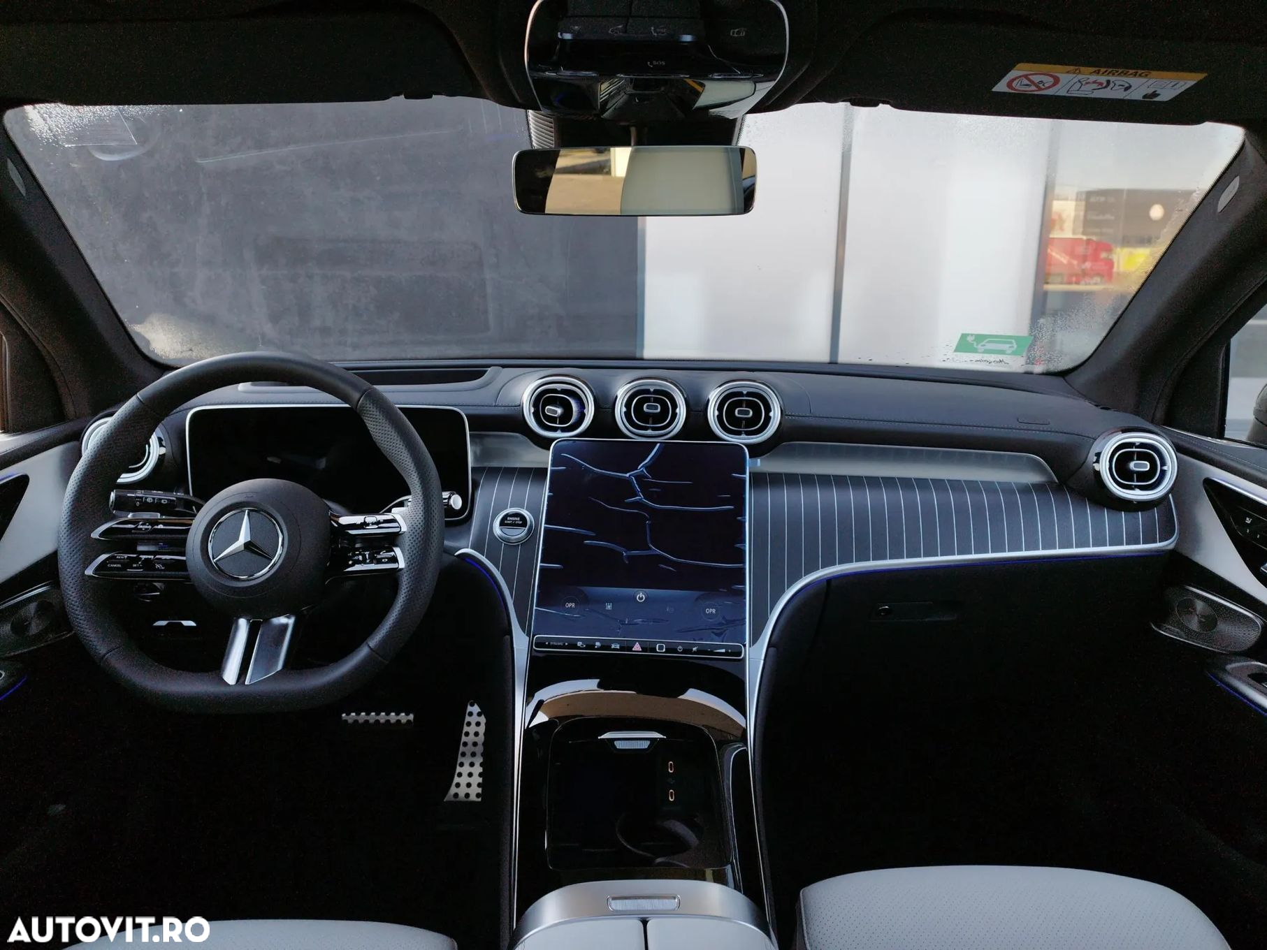 Mercedes-Benz GLC - 31