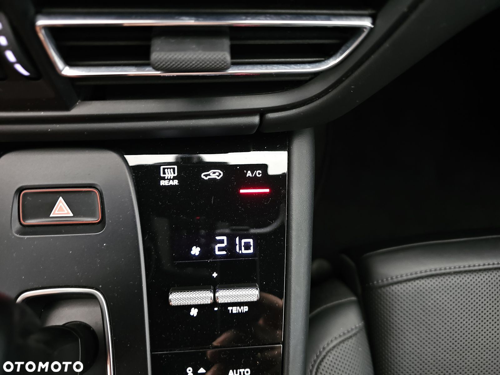 Porsche Macan T - 25