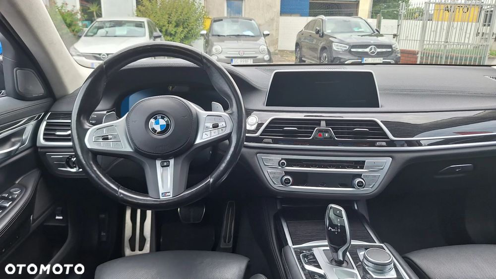 BMW Seria 7 750i xDrive - 5