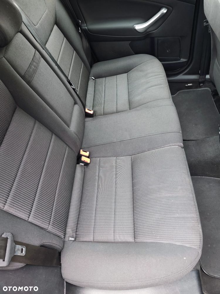 Ford Mondeo 2.0 TDCi Titanium - 12