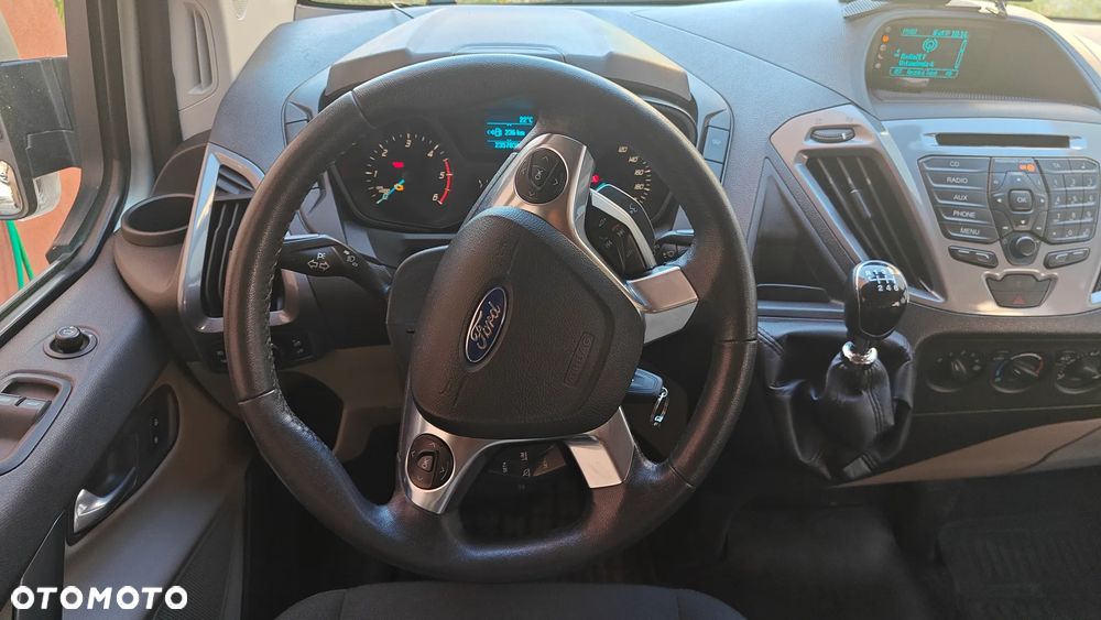 Ford Tourneo Custom - 19