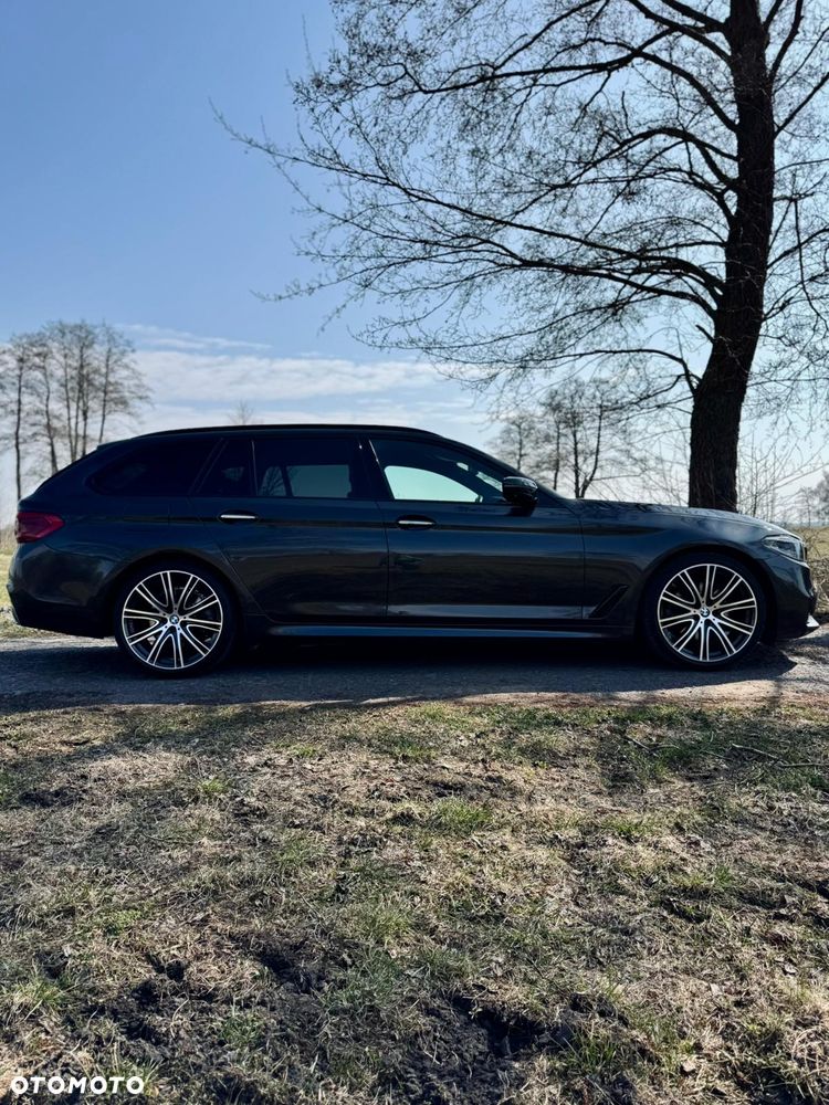 BMW Seria 5 520d M Sport - 11