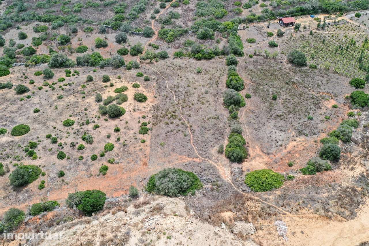 TERRENO RUSTICO PARA VENDA PERTO DE LAGOS COM FACIL ACESSO - Grande imagem: 4/6