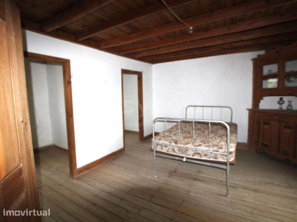 Moradia tradicional com terreno generoso e com vista deslumbrante p... - Grande imagem: 5/18