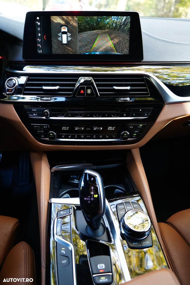 BMW Seria 5 540i xDrive AT - 13