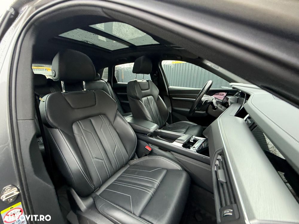 Audi e-tron 55 quattro - 11
