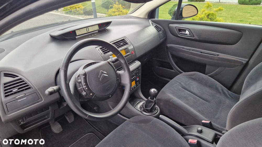 Citroën C4 1.4 16V Style - 13