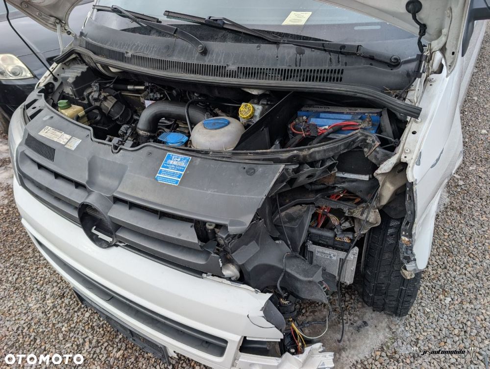 Volkswagen Caravelle - 14