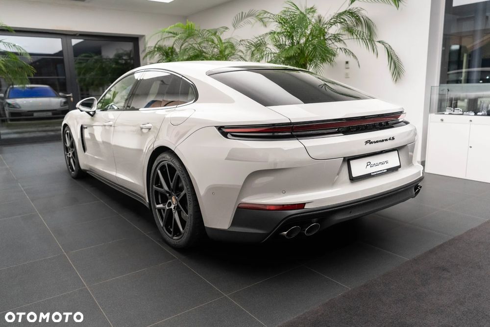Porsche Panamera - 3