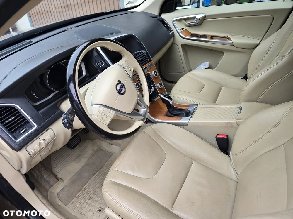 Volvo XC 60 - 6