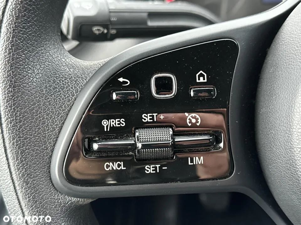 Mercedes-Benz Sprinter - 16