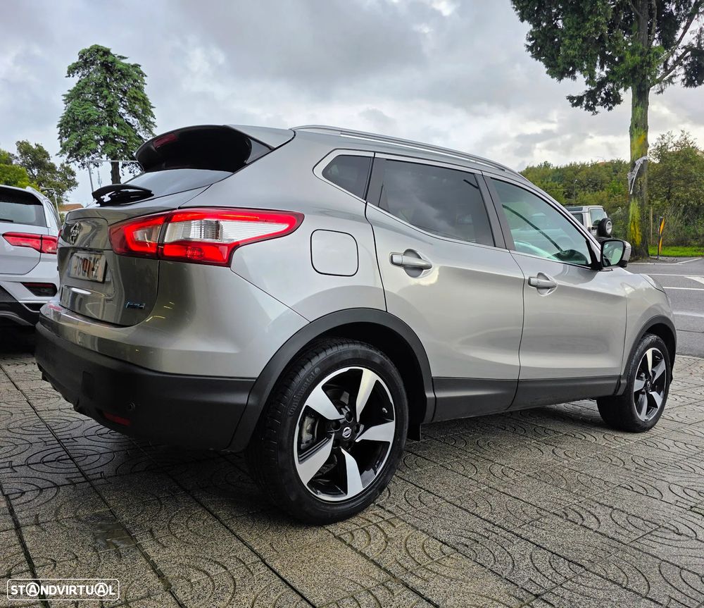 Nissan Qashqai 1.5 dCi N-Connecta 18 - 25