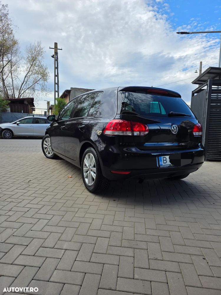 Volkswagen Golf - 6