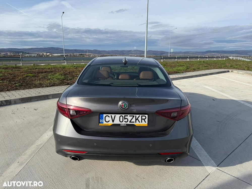 Alfa Romeo Giulia 2.2 Diesel AT8 Advanced Efficiency - 9
