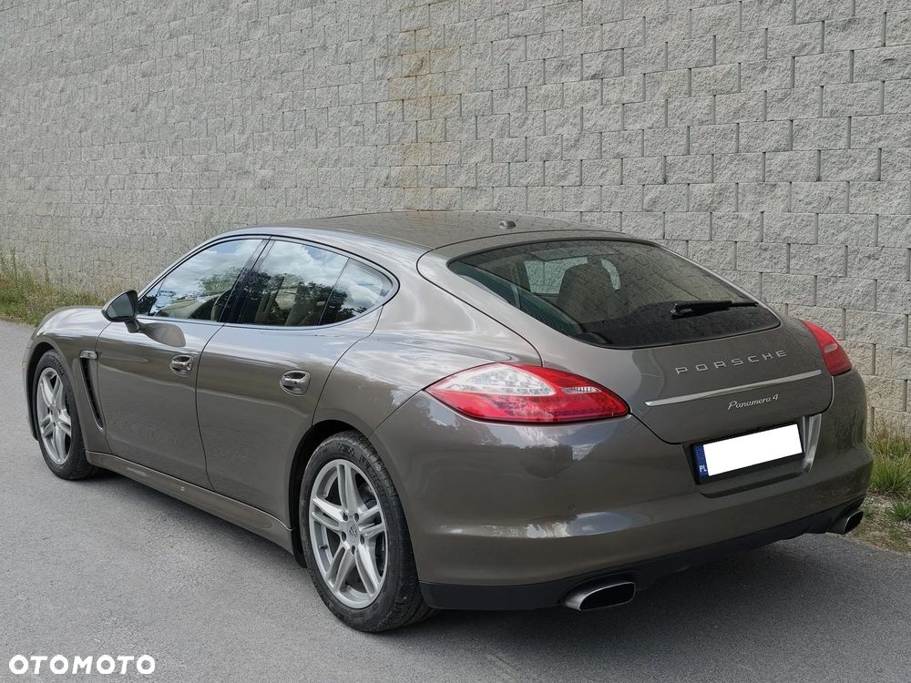 Porsche Panamera Platinum Edition PDK - 4