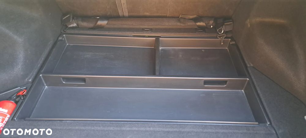 Hyundai i30 1.6 GDI Classic + - 22