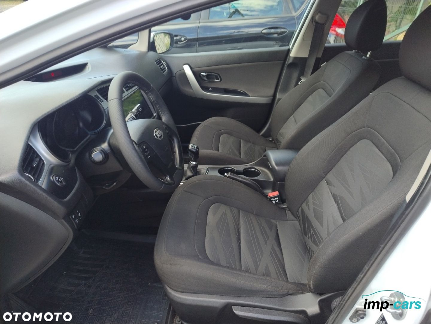 Kia Ceed - 8