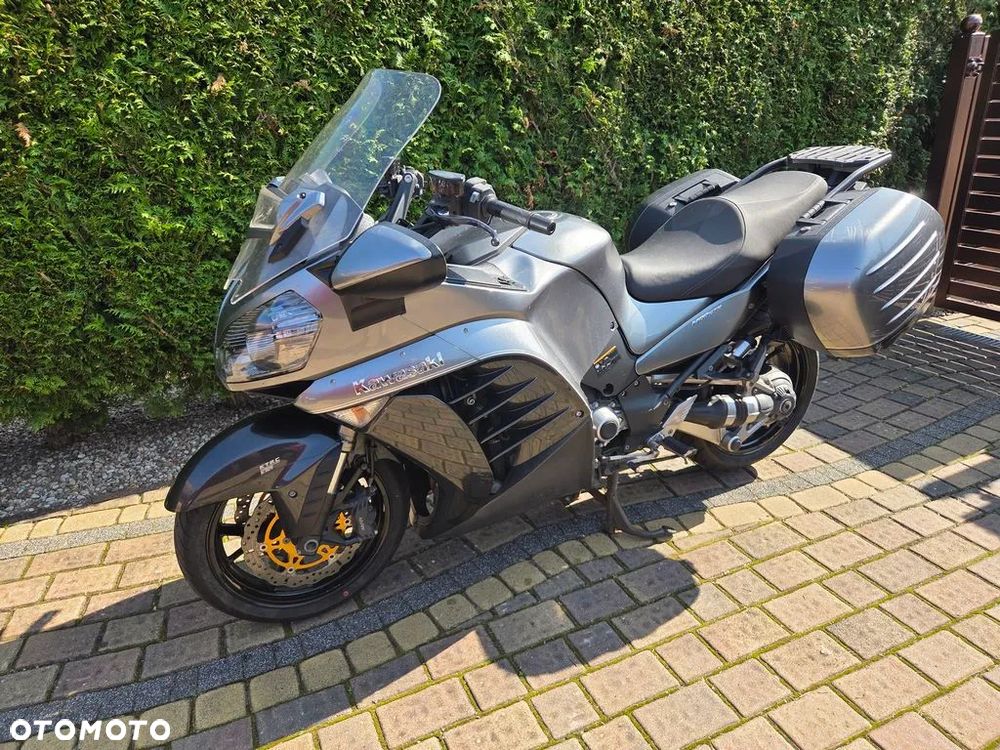 Kawasaki GTR - 11
