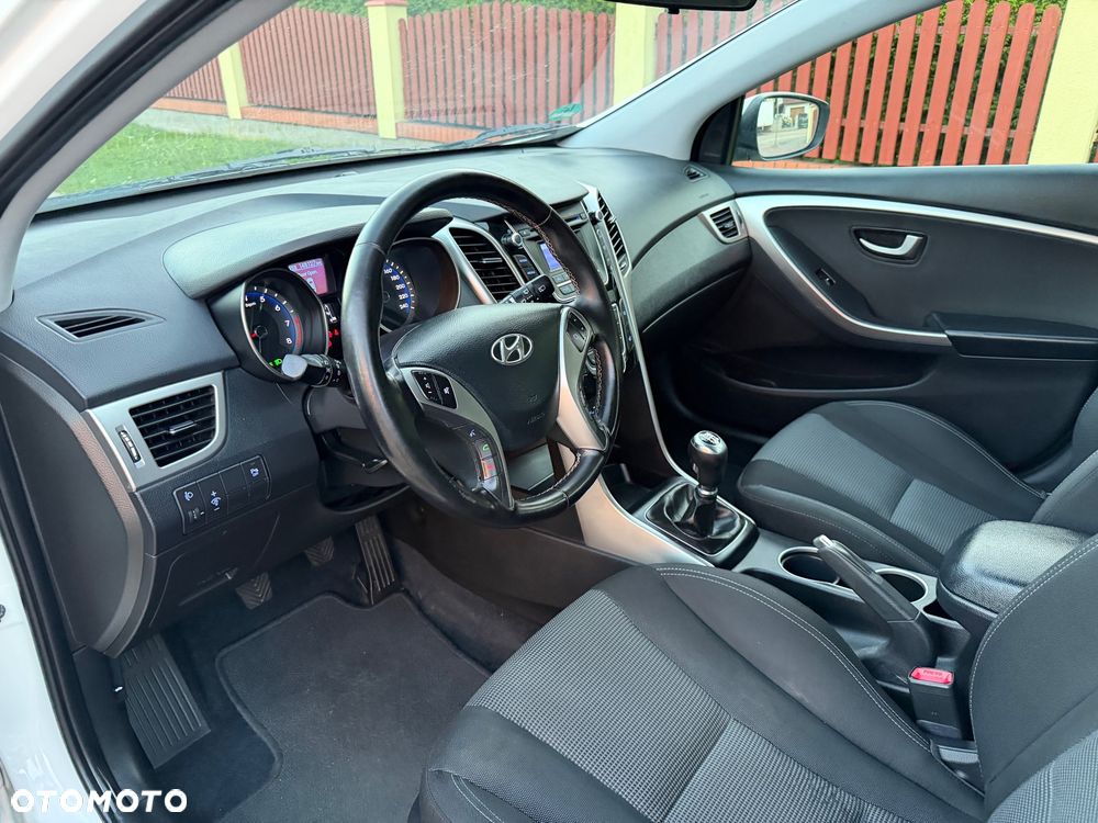 Hyundai i30 1.6 Comfort World Cup - 32