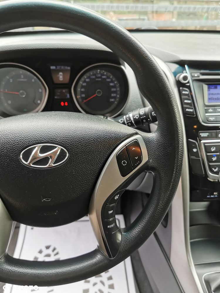 Hyundai i30 1.6 CRDi Comfort - 23