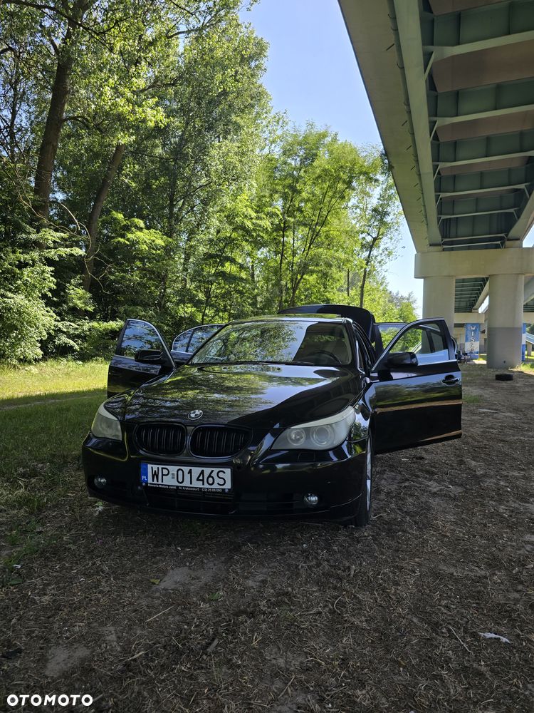 BMW Seria 5 525d - 33