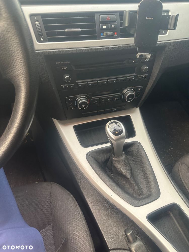 BMW Seria 3 318i Edition Sport - 15