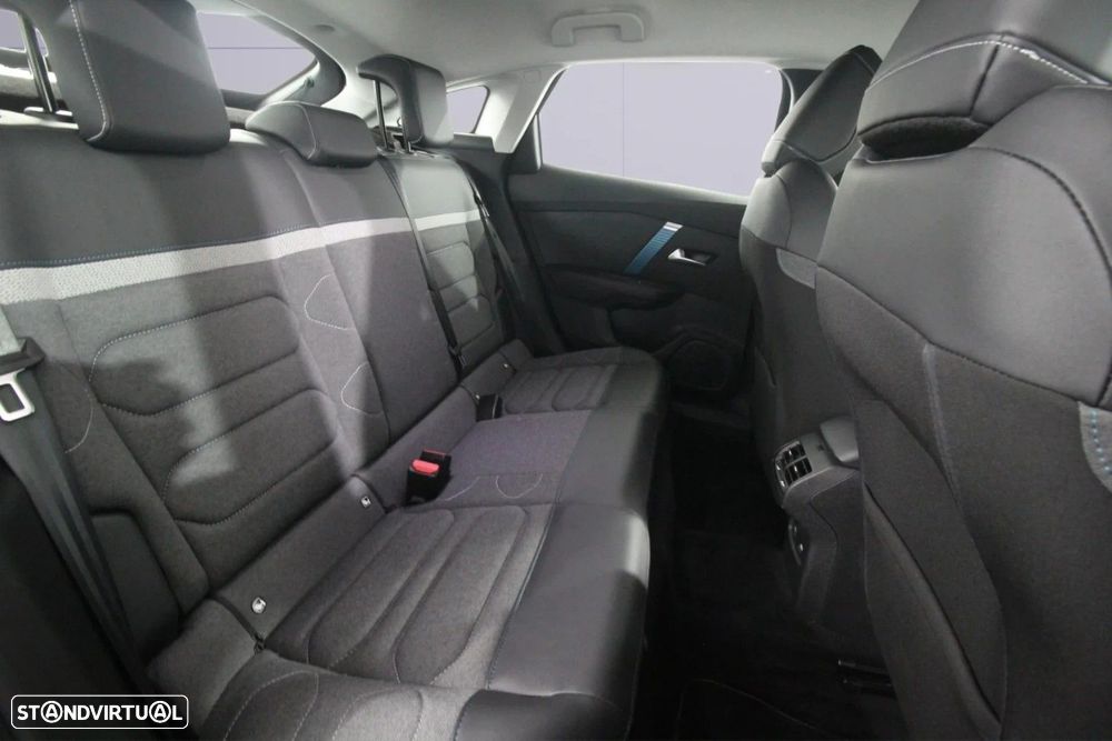 Citroën e-C4 X — fotografia 12