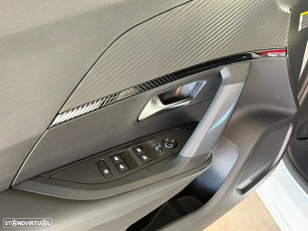 Peugeot 2008 PureTech 100 Stop&Start Allure Pack - 22