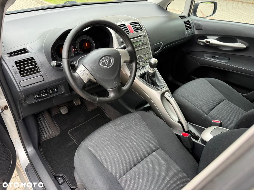 Toyota Auris 1.33 VVT-i - 13