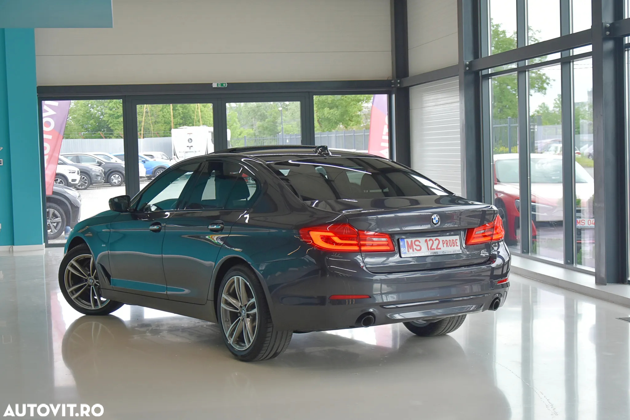 BMW Seria 5 520d xDrive Aut. Sport Line - 4