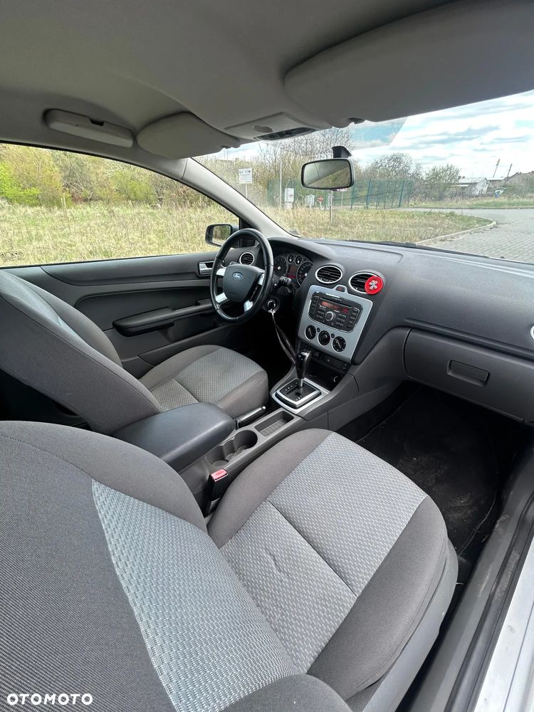 Ford Focus 1.6 16V Trend - 9