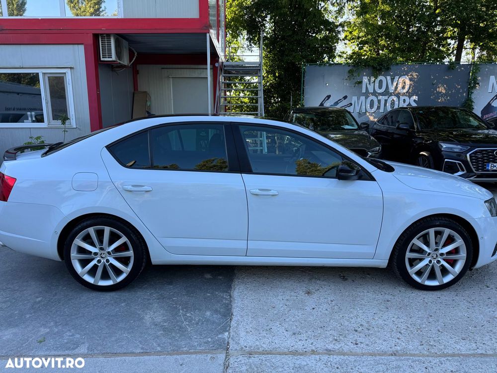 Skoda Octavia 2.0 TDI DSG RS - 20