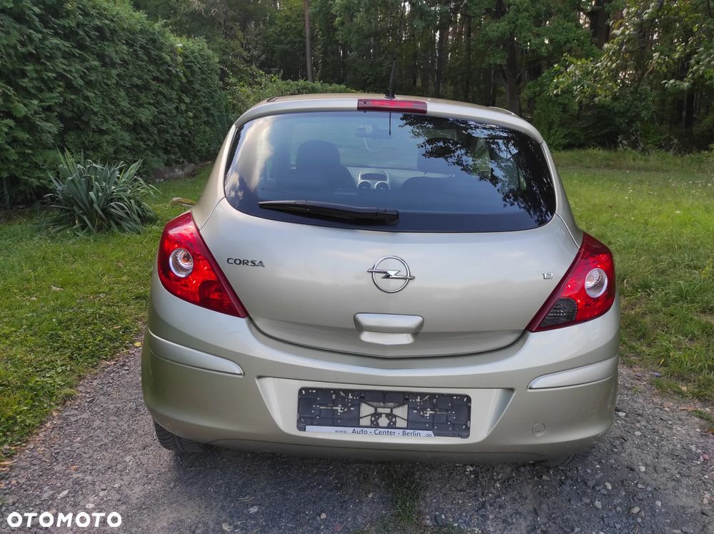 Opel Corsa 1.2 16V - 10