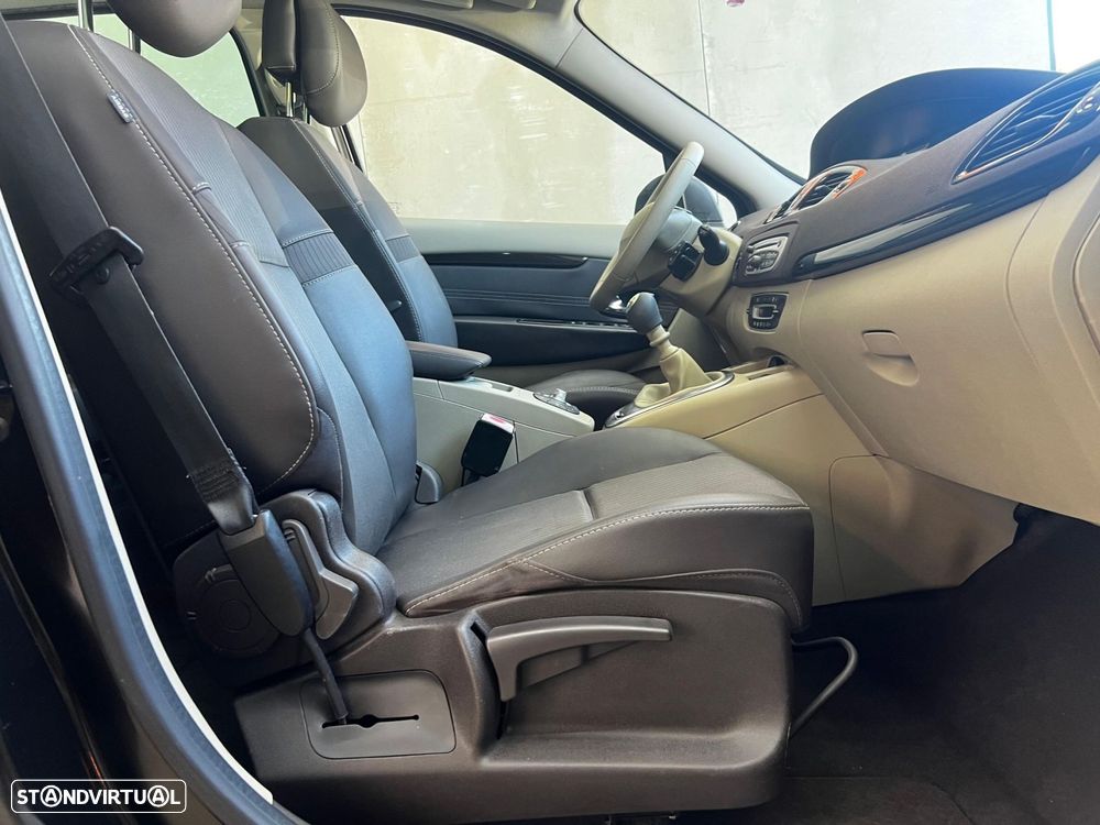 Renault Scénic 1.5 dCi Dynamique S - 15