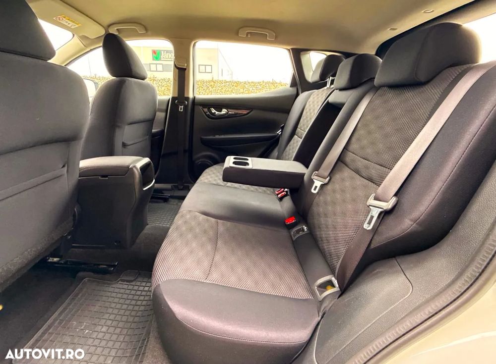 Nissan Qashqai 1.6 DCI N-Connecta - 23