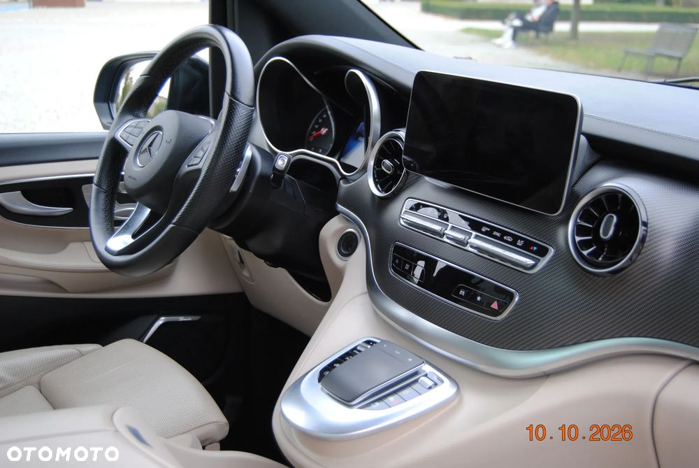 Mercedes-Benz Klasa V - 30