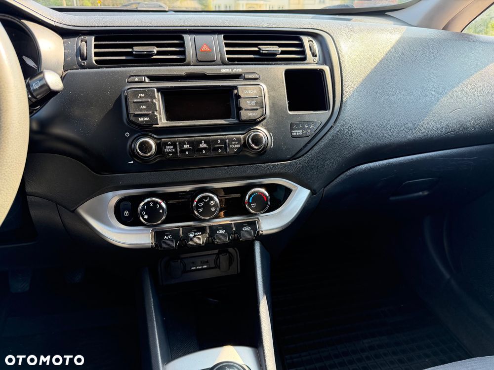 Kia Rio 1.2 Business Line - 8
