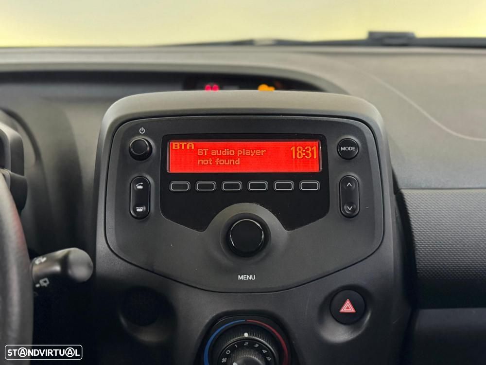 Toyota Aygo x-business - 33