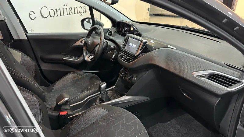 Peugeot 2008 1.6 BlueHDi Style - 44