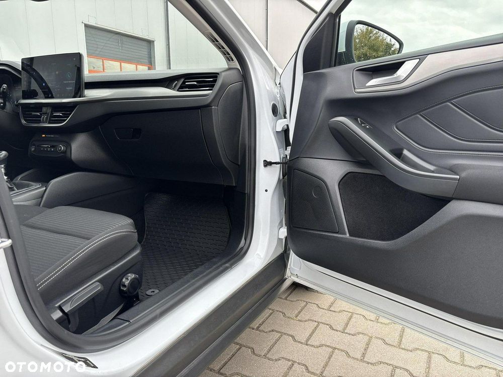 Ford Focus 1.0 EcoBoost Titanium - 17