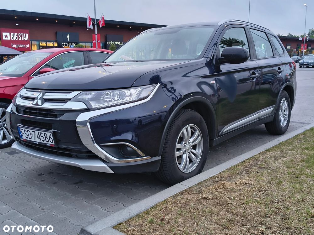 Mitsubishi Outlander 2.0 Invite + 2WD - 1